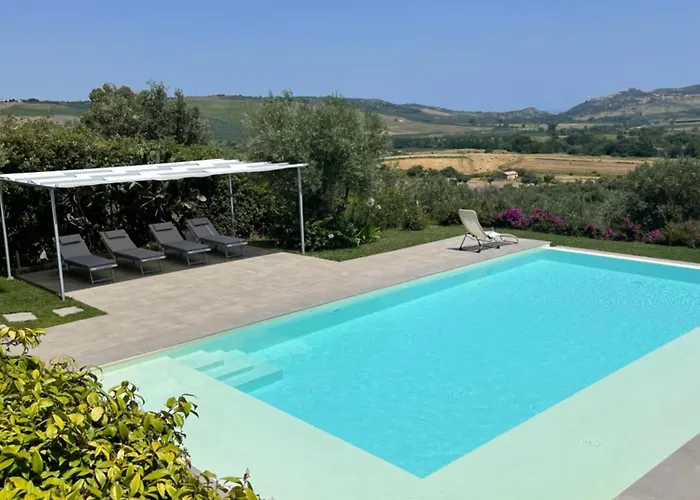 Tenuta Di Quaranta Willa Amaroni